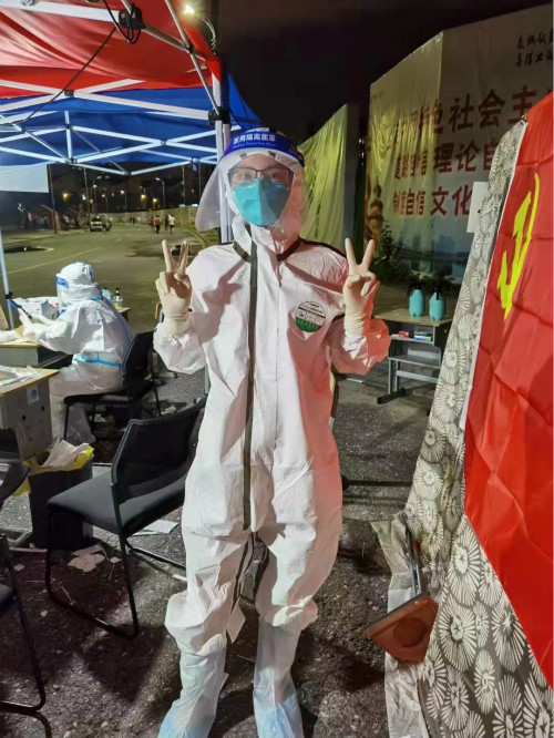 杨大威 周洁.jpg